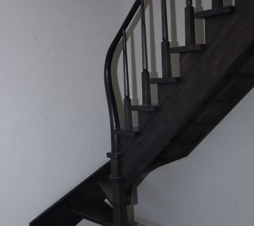 Mediniai laiptai - Modelis 11