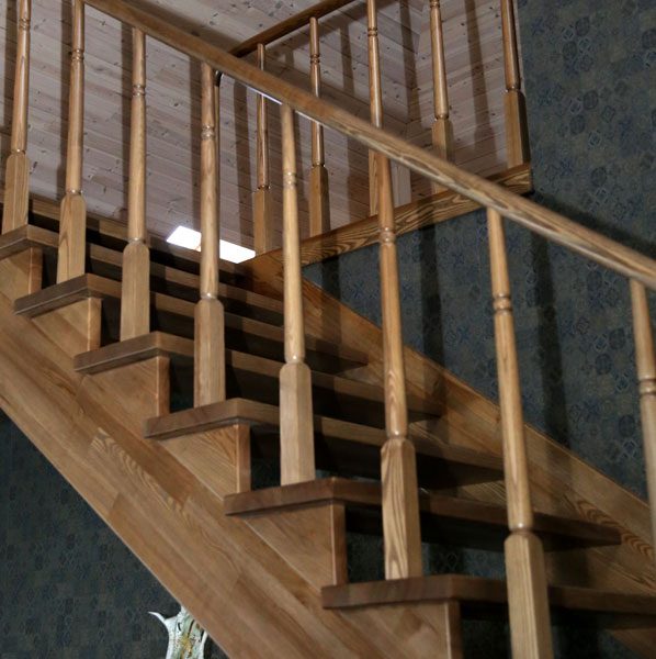 Mediniai laiptai - Modelis 12