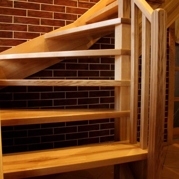 Mediniai laiptai - Modelis 16